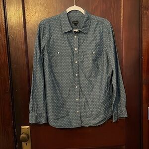 TALBOTS button shirt double breasted pockets 100% cotton.